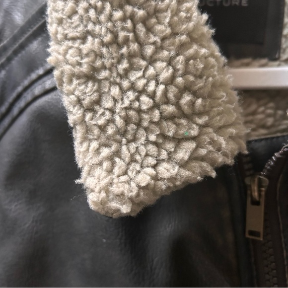 Vintage Faux Leather - Picture 2 of 6